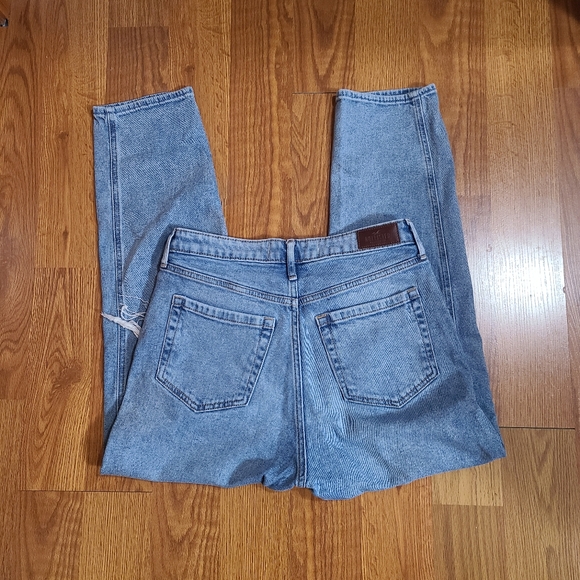 Hollister Mom Jeans Size 9R - Picture 3 of 4
